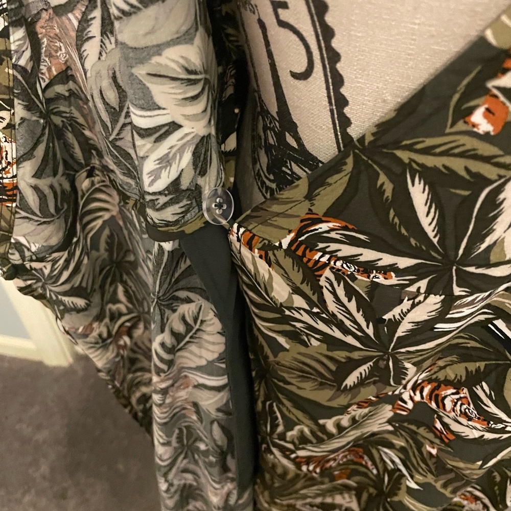 🌾SALE🌾Banana Republic tiger pattern wrap dress - Picture 8 of 10